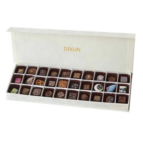 Christmas Cardboard Chocolate Box Recyclable Magnetic Closure Custom