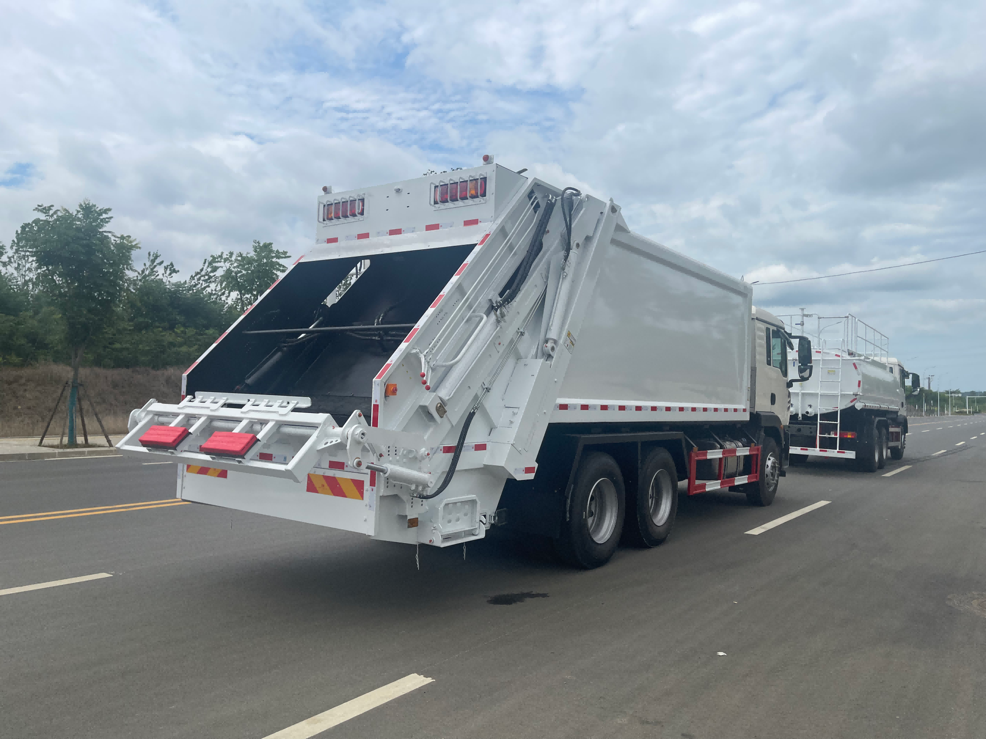 Heavy Duty 20m3 Euro 5 Garbage Truck with 290hp Engine - Refuse Compactor Truck