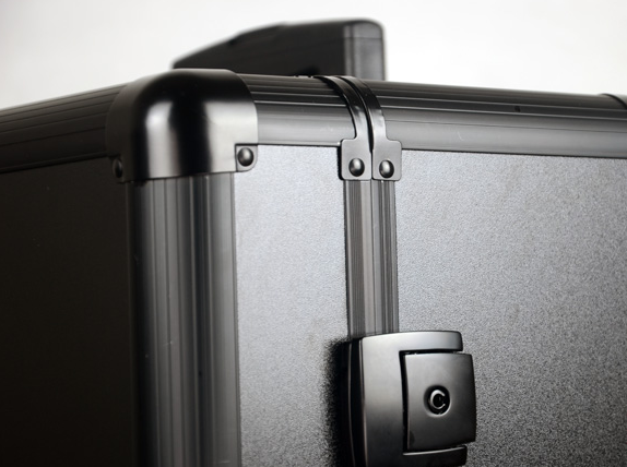 Professional Black/Pink Aluminum Makeup Case With Lights,Easy Carrying Aluminum Lights Case With Mirror KL-MCL008