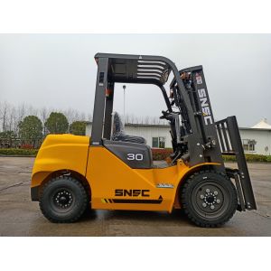3 Ton Diesel Forklift Truck High Load Capacity 3.0T Robust Construction Easy Maintenance