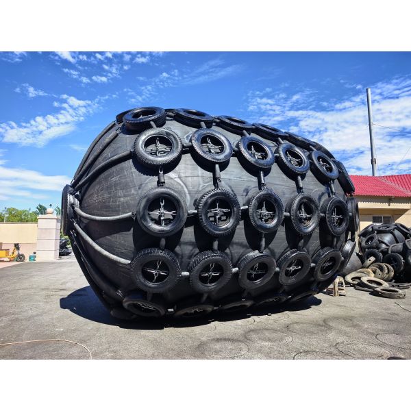 Marine Pneumatic Rubber Fender with Reinforced Rubber and Nylon Fabric for 50kpa and 80kpa High Energy Absorption ISO17357 Standard Certified