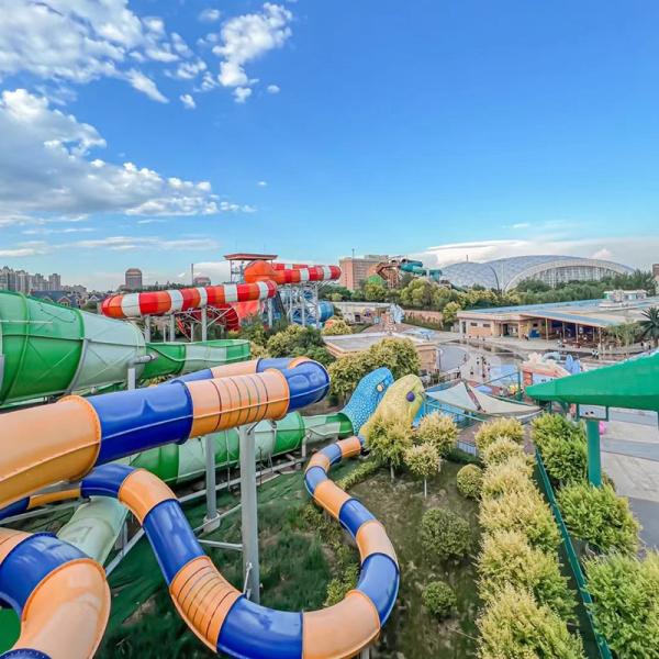 High Quality Hot Selling Two-color Large Horn Stimulating Size Customization Service Amusement Equipment Water Playground