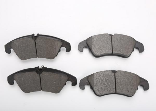 Low Metallic Brake Pads , Rear / Front Brake Pads For Passenger Cars