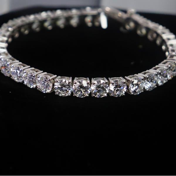 Customizable 18K Gold Diamond Bracelet IGI GIA Lab Grown Diamond for Engagement Wedding or Banquets Fine Jewelry
