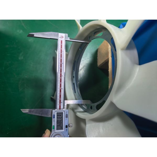 Dynamically Balanced Fan Clutch Blade with Bolt-on Mounting and Powder Coated Finish for Engine Cooling