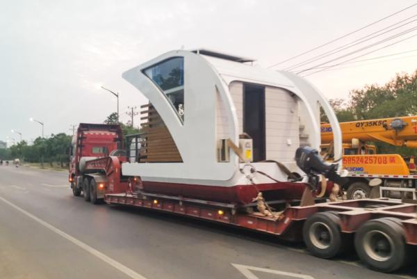 Bateau flottant en aluminium avec salle de séjour pour 6 personnes