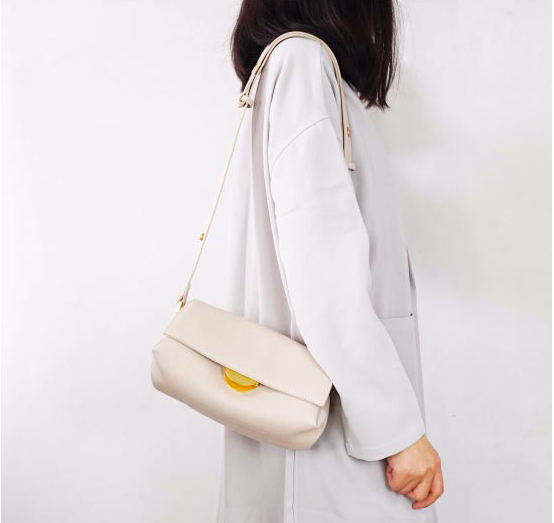 ODM PU Shoulder Bag Broadband Soft Leather Messenger Bag