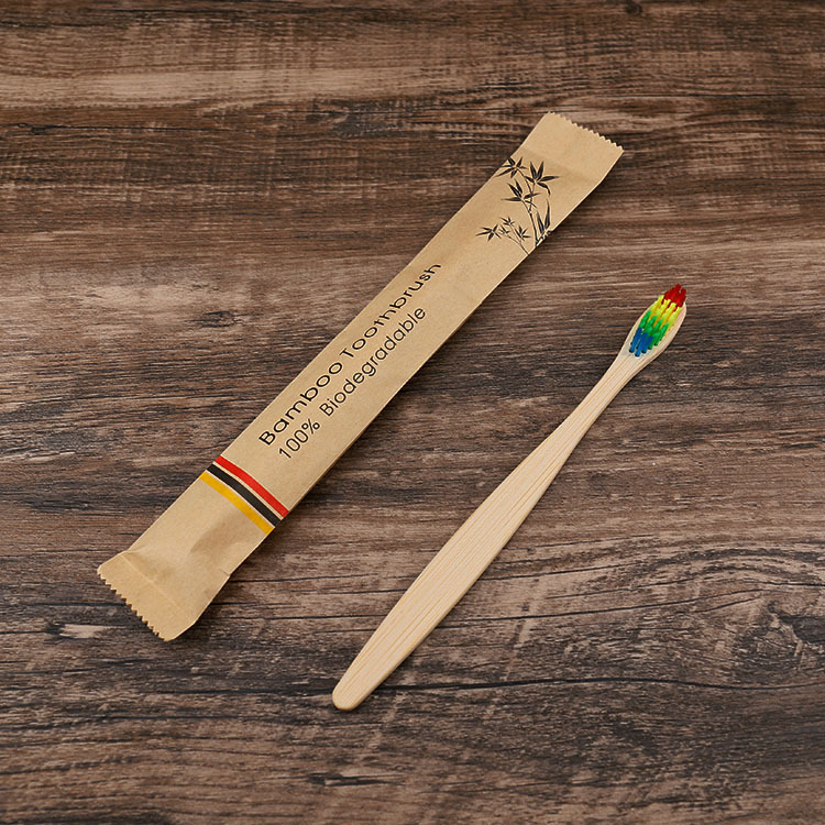 Мягкая бамбуковая зубная щетка ручки подгоняла Biodegradable устранимую зубную щетку