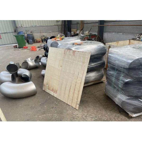 Равные штуцеры стальной трубы проталкивают 304 продетых нитку нержавеющей сталью штуцера трубы 304L 316 316L