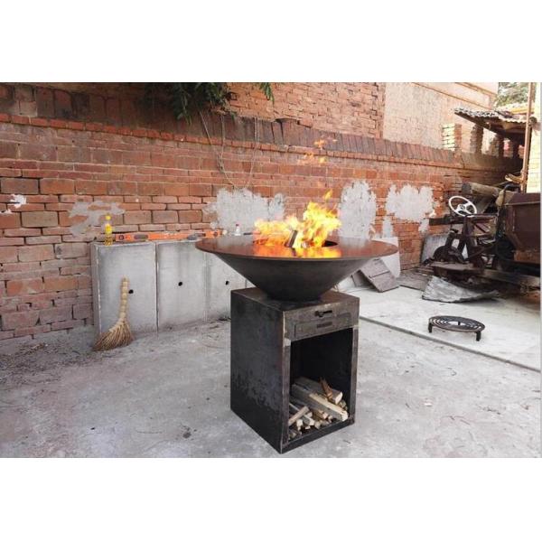 На открытом воздухе черная таблица огня барбекю металла гриля БАРБЕКЮ угля с деревянным хранением