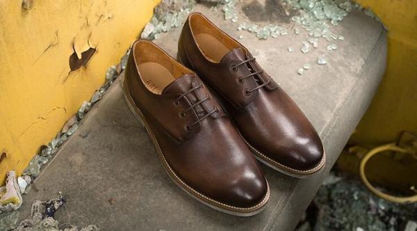 Deslizamento confortável nos preguiçosos dos sapatos de ginástica ocasionais, sapatas do barco dos homens para o inverno