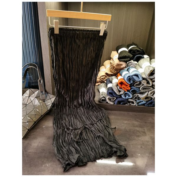 Women's 2025 Spring Fashion Casual Mid-Length Pleated Half Skirt with Elastic Solid Color and Ruffle Decoration