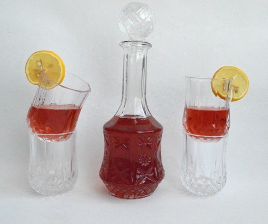 GLASS WINE DECANTER WITH 4 CUPS