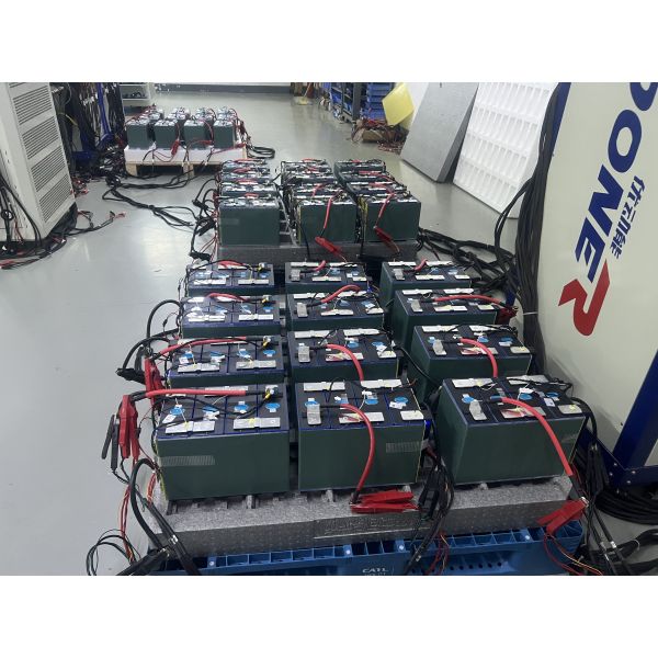 12V 300AH LiFePO4 Deep Cycle Battery with IP65 Protection and Bluetooth Function for Solar Systems & Boats