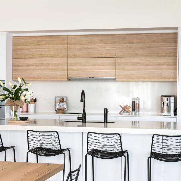 Matte White Plain Matte Beige Wood Shaker Kitchen Cabinets