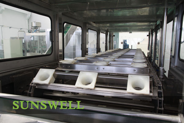 Вакуумируйте линию распределитель машины завалки воды 5 галлонов воды ДЛЯ пива