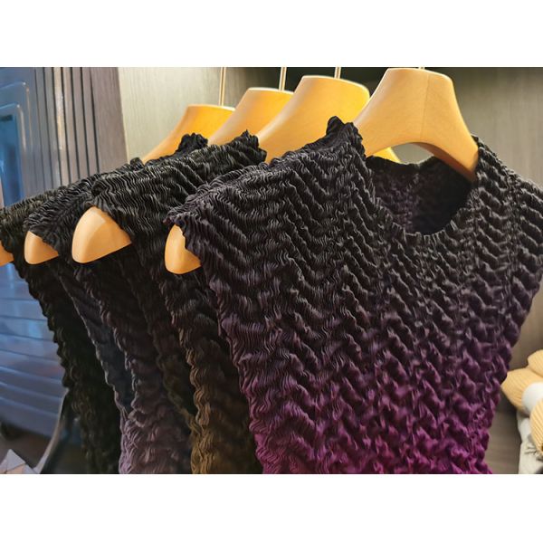 Gradual Color Change Pleated Dress Embroidery Slim Round Neck Sleeveless MIDI Skirt