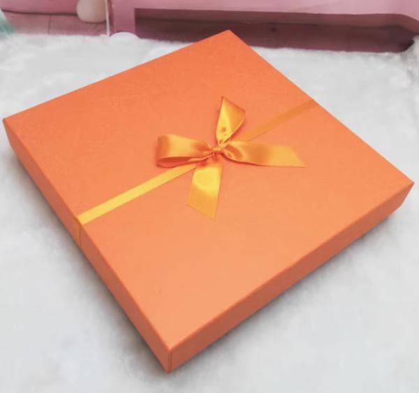 Luxury Oversized Orange Gift Box Square Packaging Box For Graduation Birthday Canvas Photo Frames