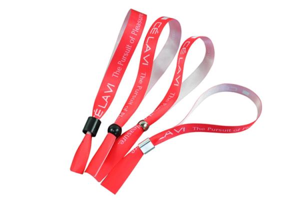 Polyester Label Woven Cloth Wristbands Beautiful Appearance EU Standard Compliant