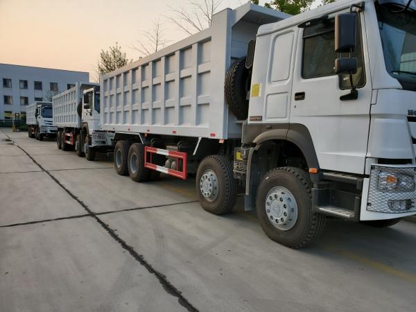 60 Cubic Engine Sinotruk HOWO 6*4 /8*4 Mixer for Mobile Heavy-Duty Construction Vehicle