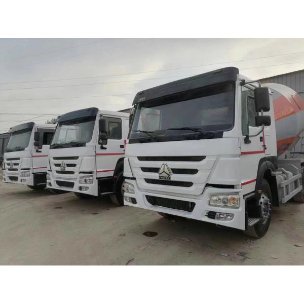 6×4 Sinotruck HOWO Микширующий танкер с размером 8500x2500x3600 мм