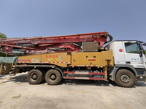 Pompes à béton semi-séchées 49m équipement lourd d'occasion camion Mercedes Benz