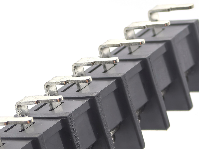9.5mm Pitch Barrier Terminal Blocks 90-degree DIP Black 11P PA66 Material 300V 25A