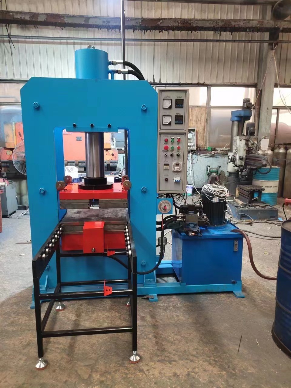 Машина машины 1100x1100mm резиновой плиты 1MN вулканизируя резиновая кафельная