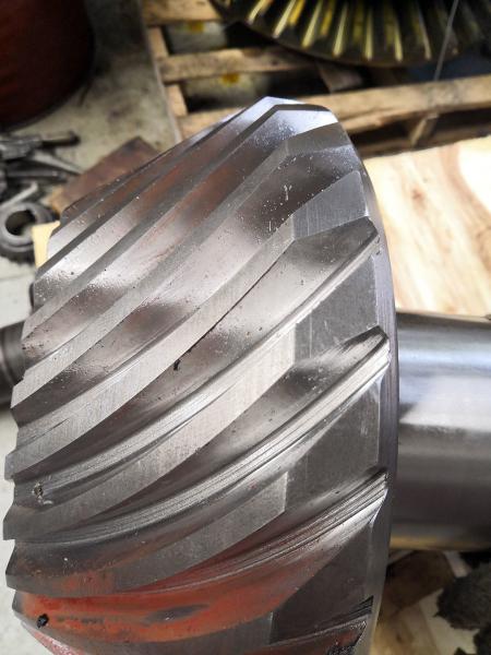 10 Module  Spiral Bevel Gear Shafts Gear Milling and Grinding