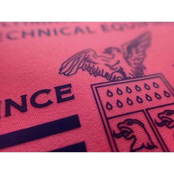 Etiquetas de tejido para ropa, bolsos, sombreros.