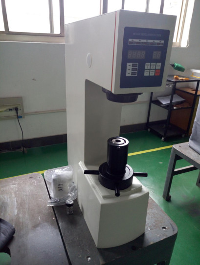 Испытательное оборудование лабораторного исследования измерителя твердости HBS-3000 цифров Brinell
