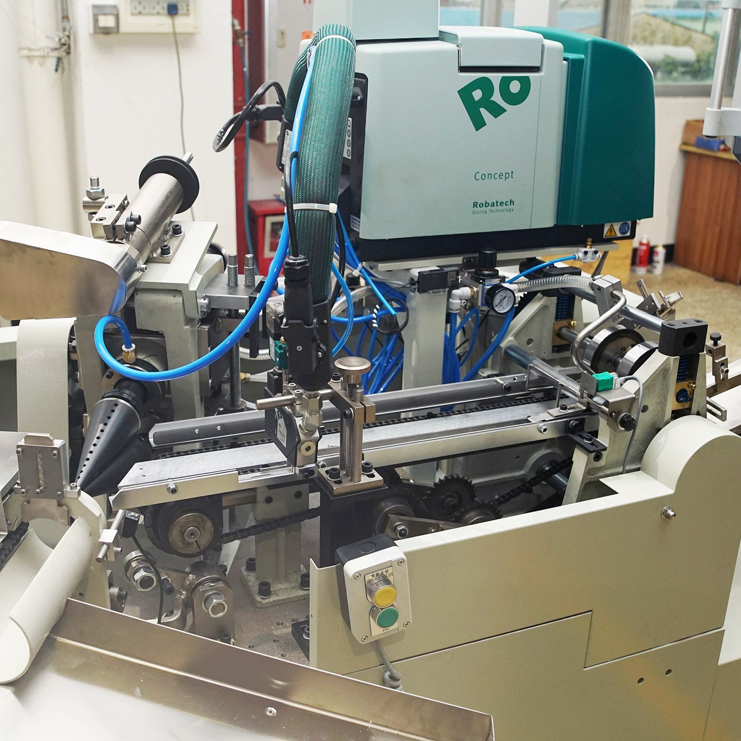 DYK6-B Ice Cream Paper Cone Sleeve Machine with 250 pcs/min Output and Mechanical Chain Drive for 60-150 gsm Materials