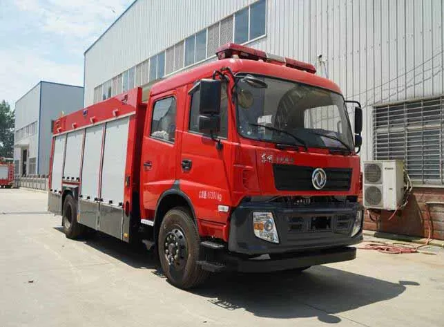 Diesel Engine 6 Wheel Dongfeng 6000kg 6tons Water Tank Fire Truck