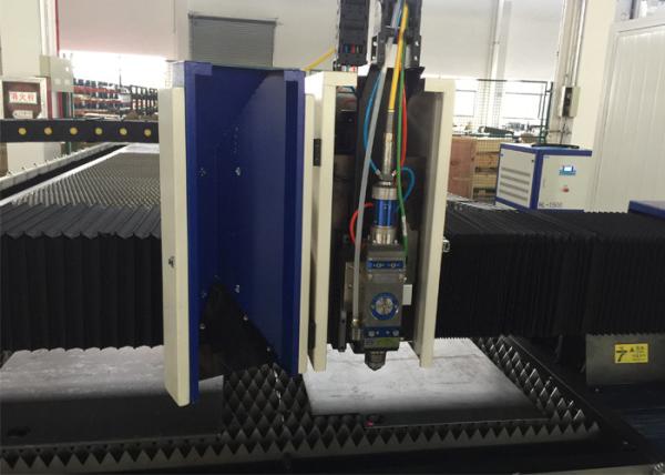 Superfície lisa de alta velocidade do corte da máquina de corte do laser da fibra do CNC da folha de metal