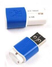 Movimentações marcadas do flash de USB para o descolamento MINI