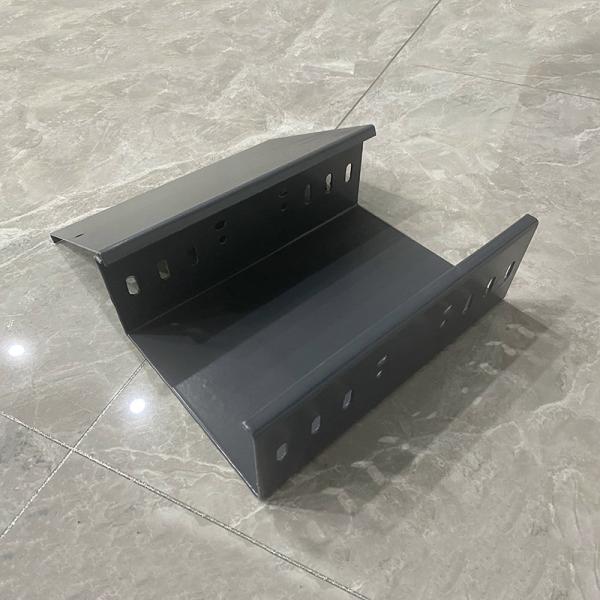 Steel Cable Management System Hot Dipped Galvanized Cable Tray Wall / Ceiling Installation For Space Saving