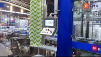 SUS304 Máquina de etiquetado de pegamento de fusión caliente Máquina automática de cerveza puede encoger aplicación de manga