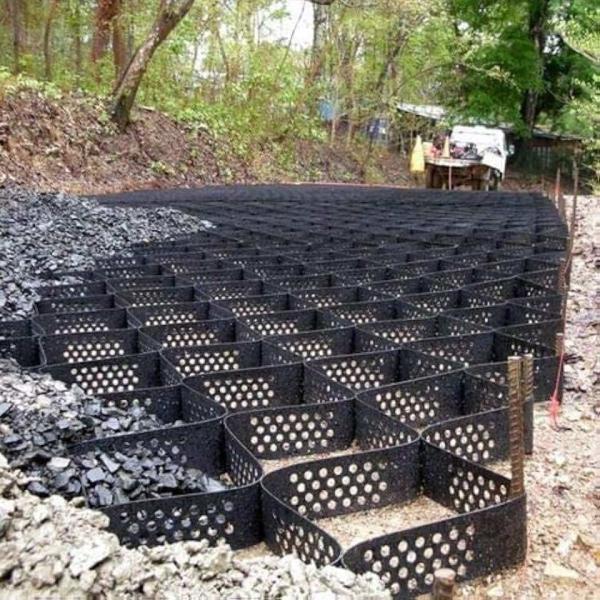 穴あきテクスチャHDPEジオセル 高セル拘束システム ハニカムHDPEジオセル 道路基盤 斜面保護 駐車場 車道 擁壁