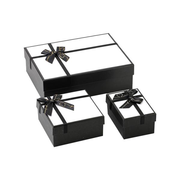 Logotipo personalizado Ropa negra y blanca Embalaje de regalo cosmético cinta Caja de papel duro con tapas