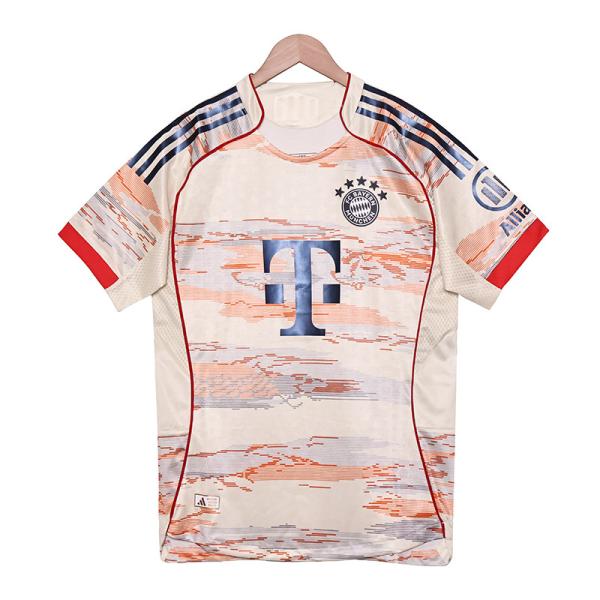 Le nouveau maillot de la saison 2025-2026 du Bayern Munich supporte la personnalisation du groupe.