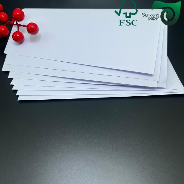 Papier bouffant pour livre de haute qualité en pâte de bois vierge 65g 70g 75g en feuilles ou en bobines Carton FSC