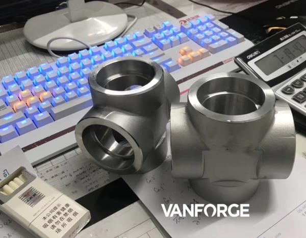Hardness Stainless Steel Forged Steel Pipe Fittings NPT Threaded End Cap