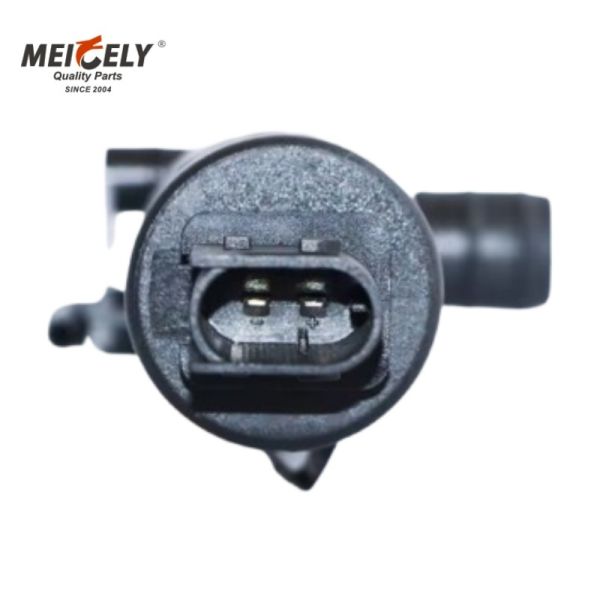 82171135 High-Efficiency Windshield Washer Pump Compatible With VOL-VO Trucks