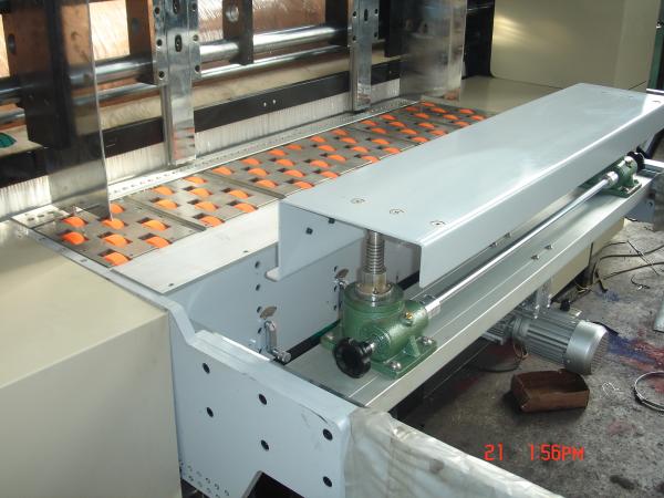 Automatic Packaging Corrugated Carton Machinery High Precision 15 - 30T Weight
