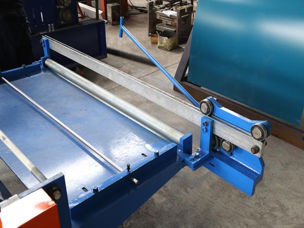 Durable Metal Iron Roofing Sheet Roll Forming Machine For Colored Steel Use
