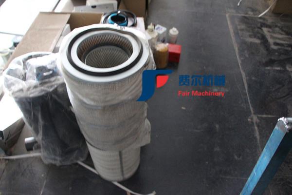 K2440 Yuchai Spare Parts 612600114993 Engine Air Filters For Wheel Loader