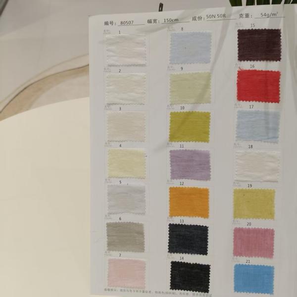 Tissu de vêtement léger mélangé 54GSM Tissu respirant frais 50% Nylon 50% Coton