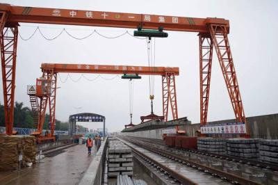 MH type 5 ton general gantry crane, gantry crane, main girder box support leg gantry crane, rail type small crane