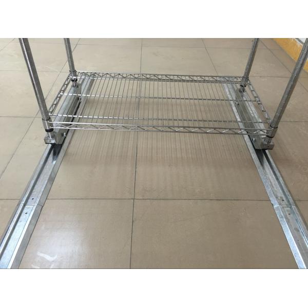 Хранение провода хигх-денситы компактного двойника следа пола глубокое сползая кладет решения на полку