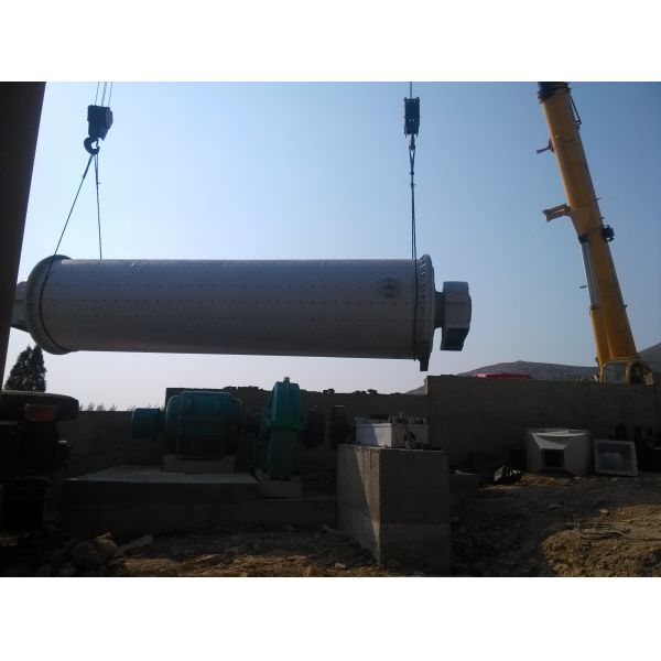 Cement Ball Mill with 8-13 Meters Length and 23-25r/min Rotational Speed for 5-200 T/H Capacity Grinding